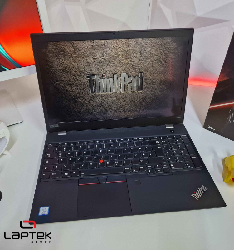 Lenovo ThinkPad T590 – 15,6" Full HD Tactile – Intel Core i5 8ème vPro – 16 Go RAM DDR4 – 256 Go SSD NVMe