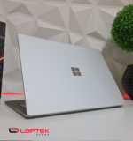 Surface Laptop - Tactile Résolution 2K - Intel Core M3 - 4 Go RAM - 128 Go SSD Nvme