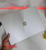 Surface Laptop - Tactile Résolution 2K - Intel Core M3 - 4 Go RAM - 128 Go SSD Nvme