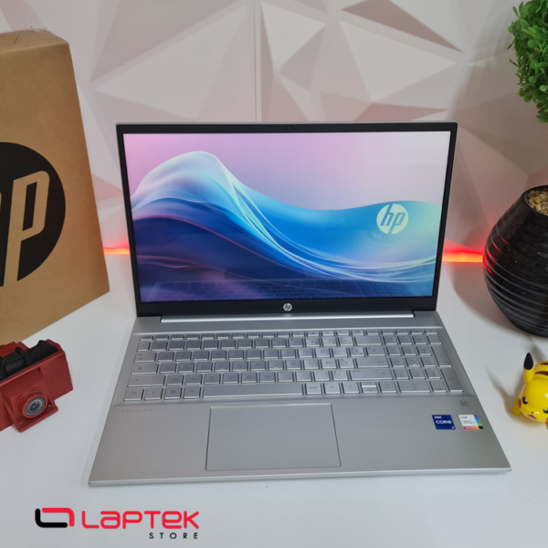 HP Pavilion 15 - Ecran Tactile - Core i7 13éme Gén - 16 Go RAM DDR4 - 512 Go SSD Nvme