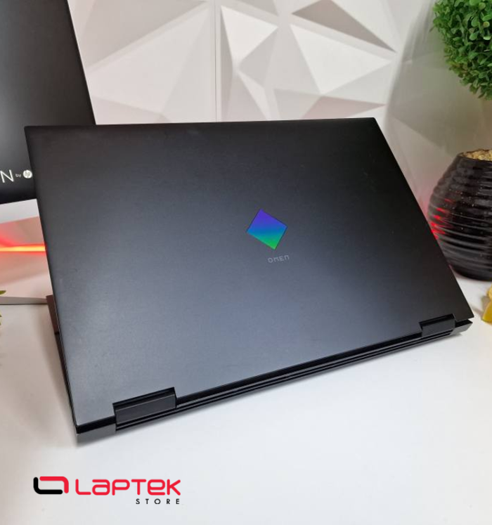 HP OMEN 16 - 16 . Pouces - Core i7 11800H - RTX - 3050 TI 4Go - 16 Go RAM DDR4 - 512 Go SSD Nvme