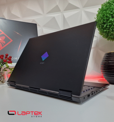 HP OMEN 16 - 16 . Pouces - Core i7 11800H - RTX - 3050 TI 4Go - 16 Go RAM DDR4 - 512 Go SSD Nvme