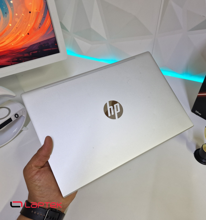 HP ProBook 430 G8 - Core i5 11éme Gén vPro - 256 Go SSD Nvme - 16 Go RAM DDR4