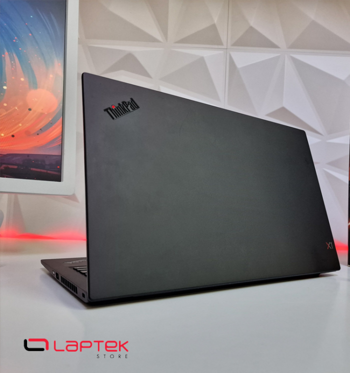 Lenovo ThinkPad X1 Carbon Gen 7 - Core i7 8eme vPro - 8 Go RAM DDR4 - 256 SSD Nvme