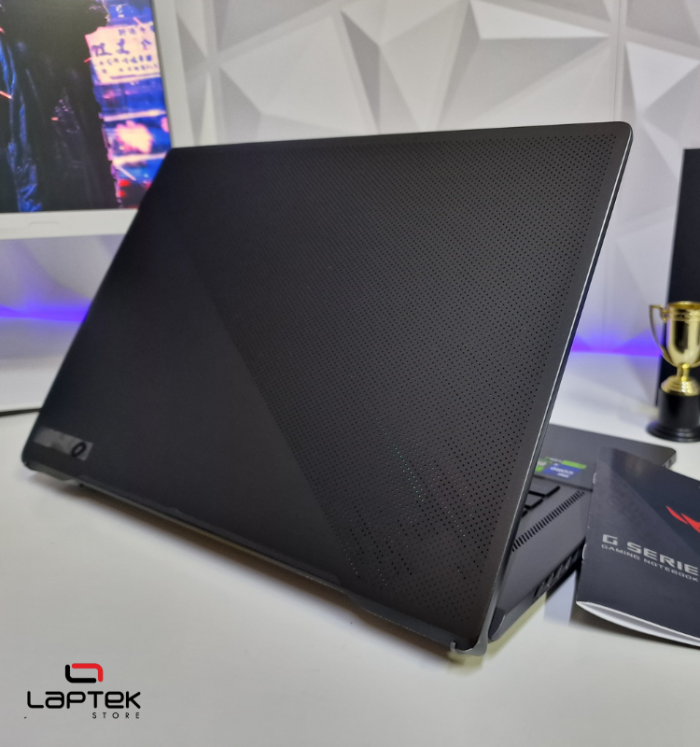 ASUS ROG 𝙕𝙀𝙋𝙃𝙔𝙍𝙐𝙎 G16 - 16 Pouces QHD+ 240 Hz - i9-13900H - 32 Go RAM - RTX 4070 8Go - 1 Tera SSD Nvme - 𝗣𝗖 𝗨𝗟𝗧𝗥𝗔 𝗣𝗥𝗘𝗠𝗜𝗨𝗠 (5)