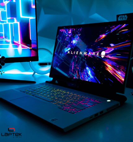 Dell Alienware M15 R3 White - 15.6" OLED 4K Ultra HD - Core i7-10750H - RTX 2080 Super Max-Q Design 8 Go GDDR6 - 32 Go RAM DDR4 - 1 To SSD NVMe