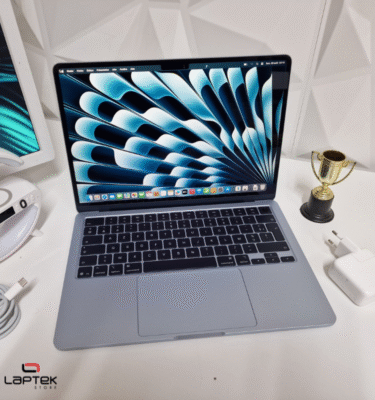 MacBook Air 2024 M4 13.6" Bleu Ciel – 16 Go RAM – 256 Go SSD – Touch ID – Écran Retina Liquid