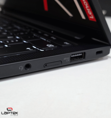 PC Portable Lenovo ThinkPad X1 Carbon Gen 9 _ Core i5 11eme 1135G7 _ 8 Go RAM DDR4 _ 256 Go SSD Nvme